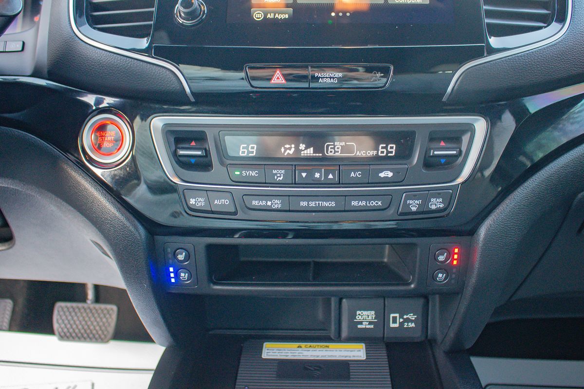Photo 27 of this Honda Passport