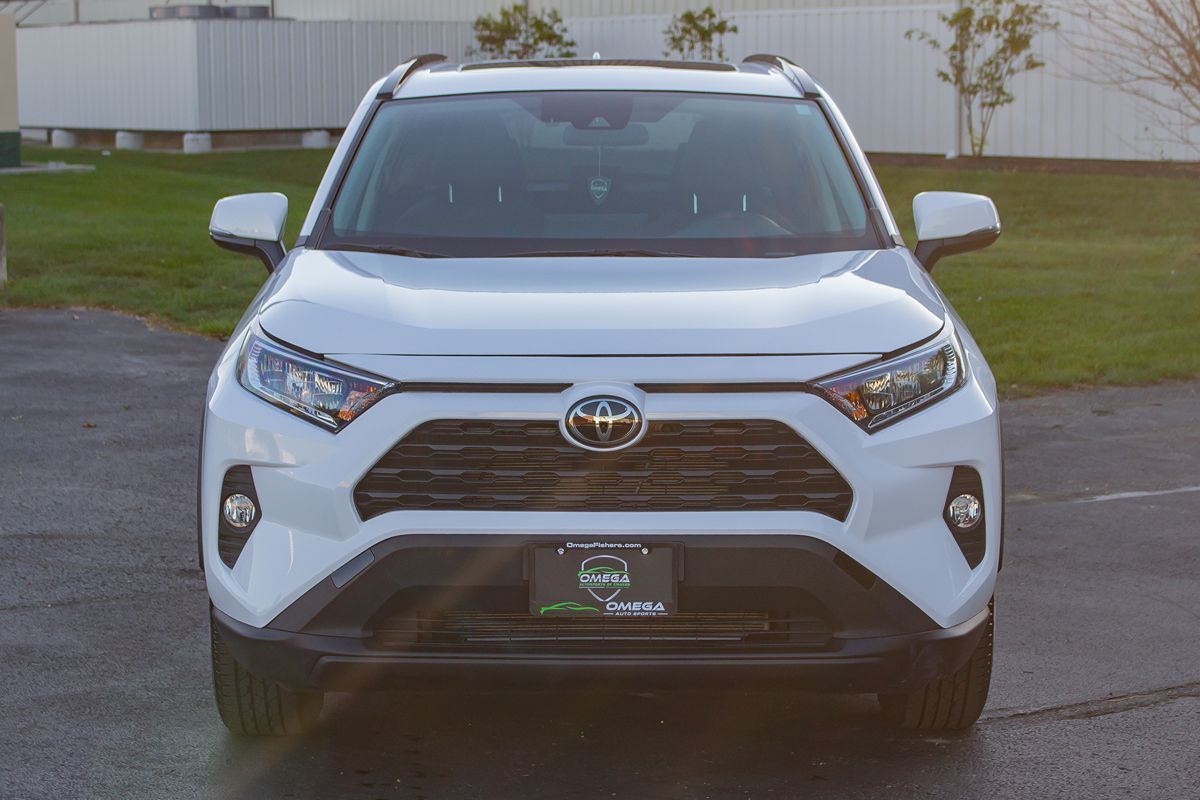 Photo 2 of this Toyota RAV4