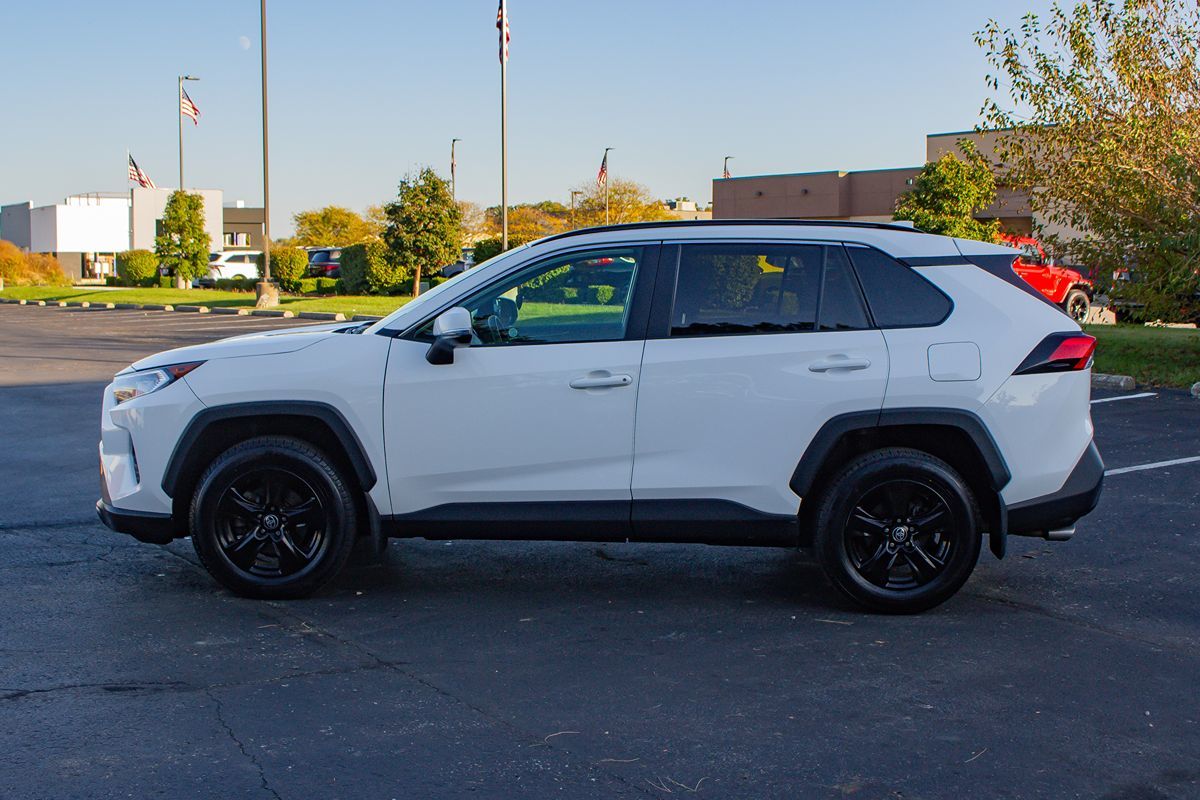 Photo 5 of this Toyota RAV4