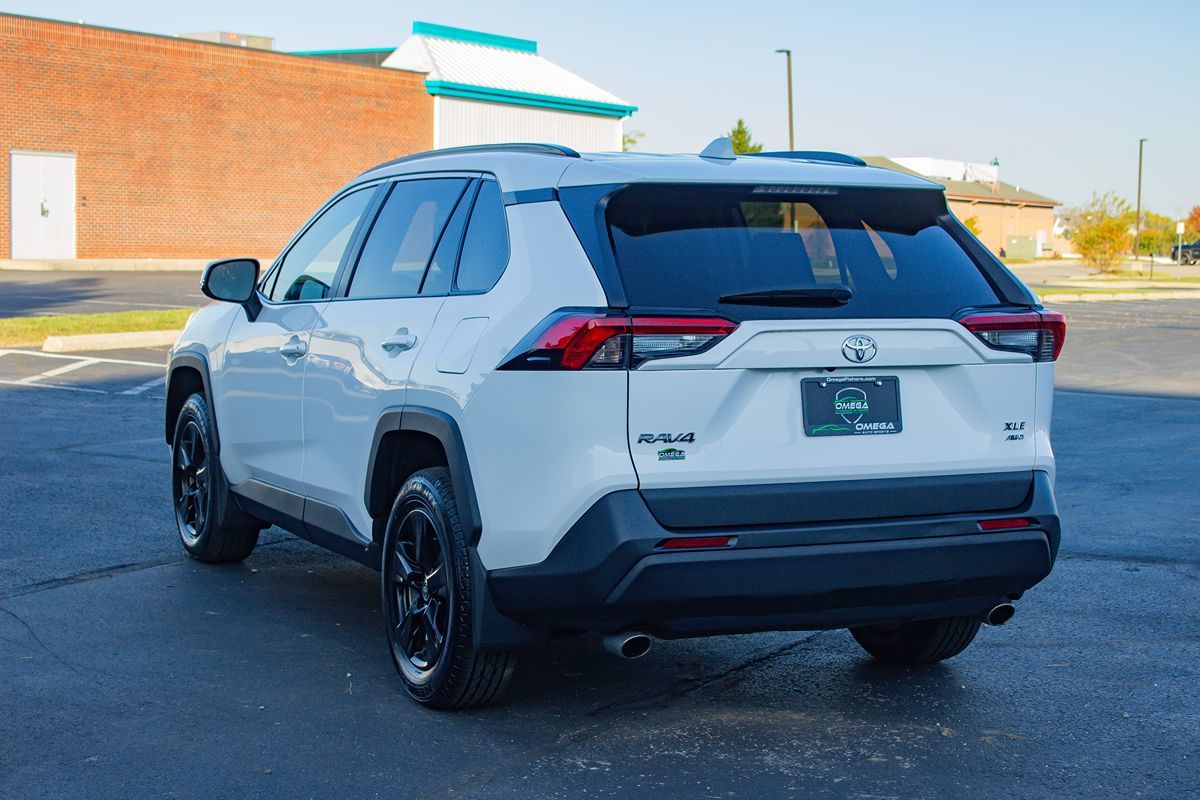 Photo 7 of this Toyota RAV4