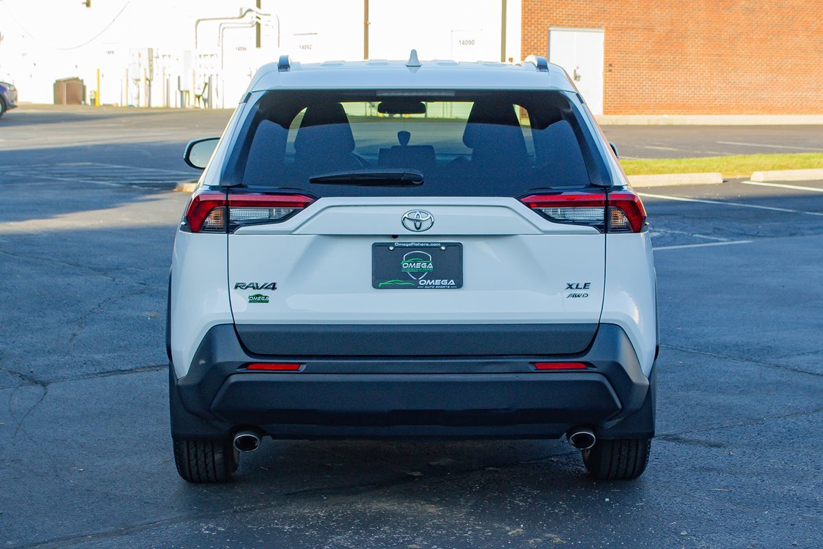 Photo 8 of this Toyota RAV4