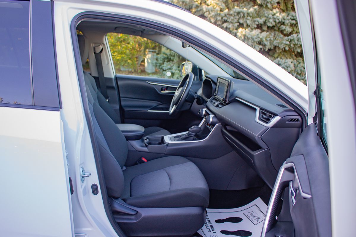 Photo 20 of this Toyota RAV4