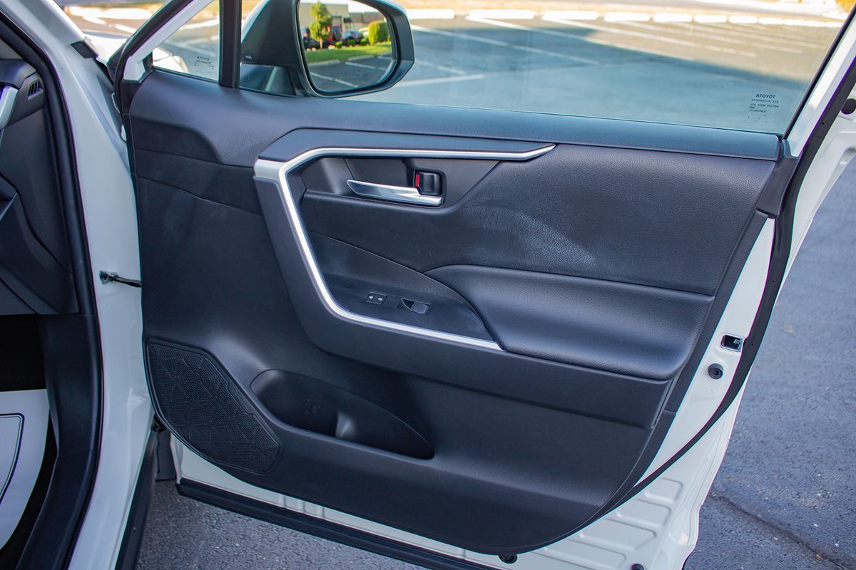Photo 21 of this Toyota RAV4