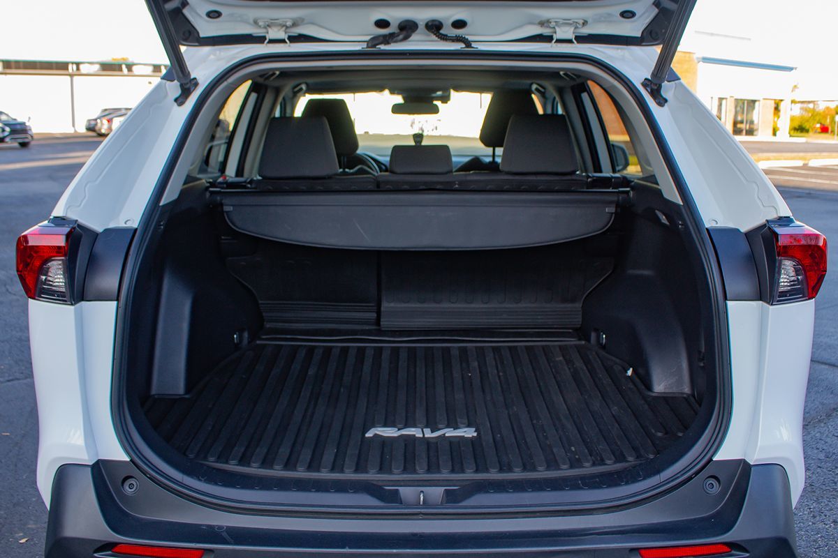 Photo 17 of this Toyota RAV4