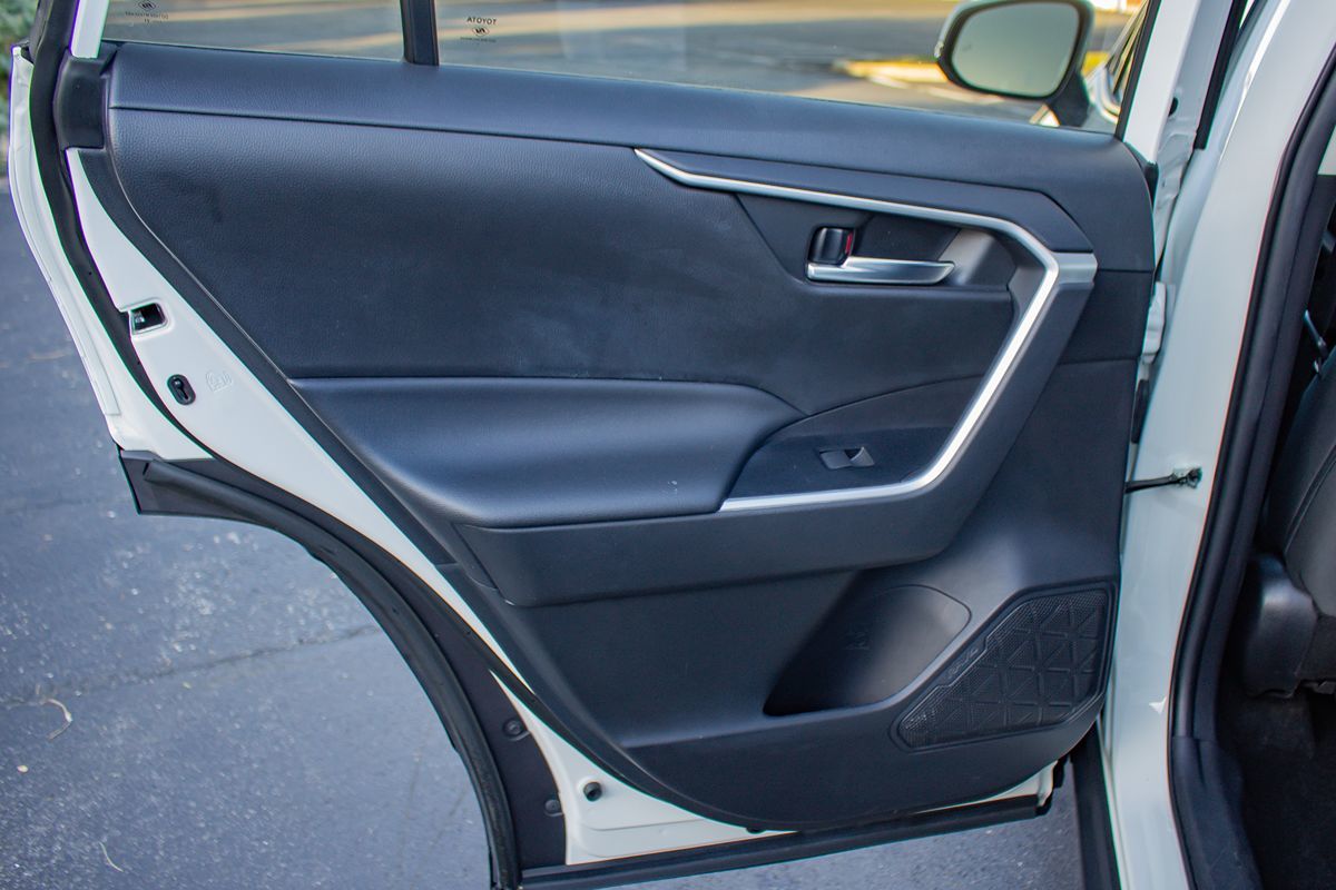 Photo 16 of this Toyota RAV4