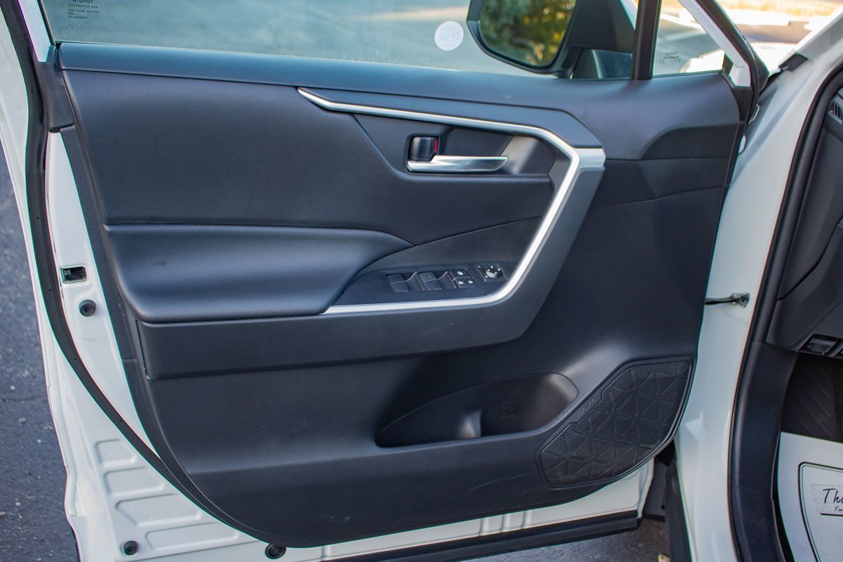Photo 14 of this Toyota RAV4