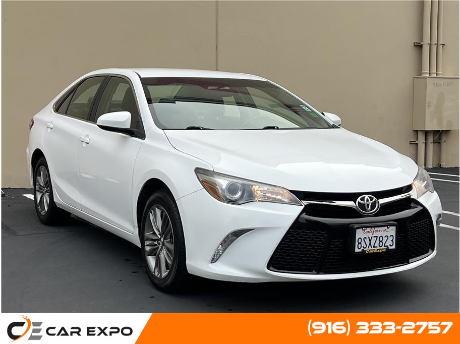 2017 Toyota Camry SE Sedan 4D