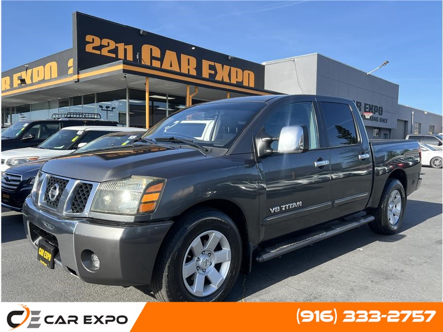 2005 Nissan Titan Crew Cab XE Pickup 4D 5 1/2 ft