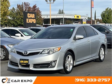 2014 Toyota Camry SE Sedan 4D