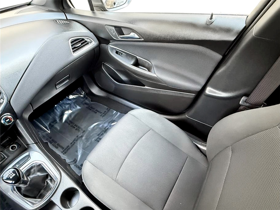 2017 Chevrolet Cruze LT - Photo 9