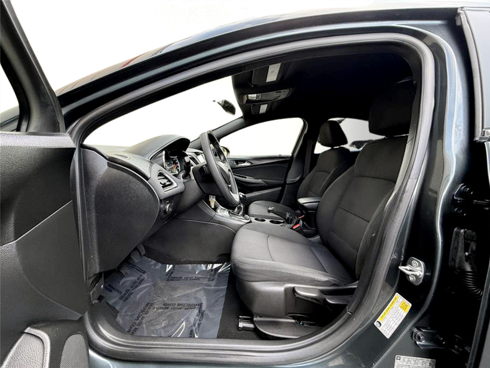 2017 Chevrolet Cruze LT - Photo 13