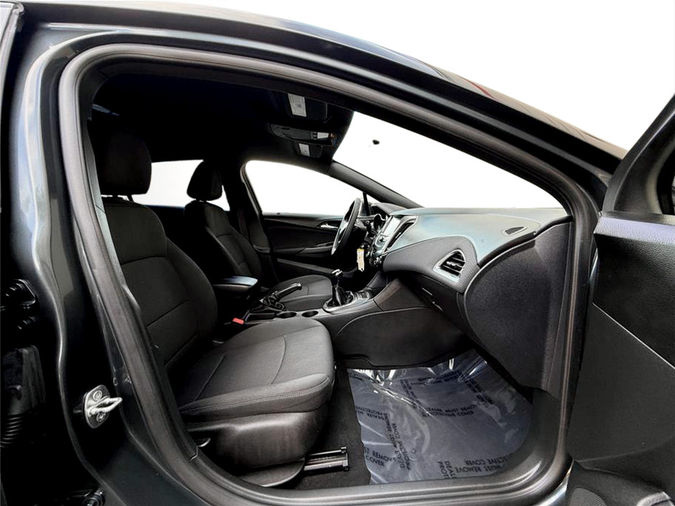 2017 Chevrolet Cruze LT - Photo 14