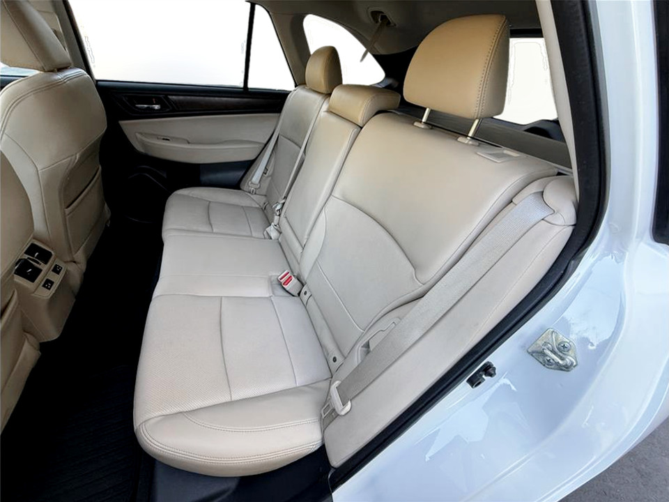 2015 Subaru Outback 3.6R Limited photo 14
