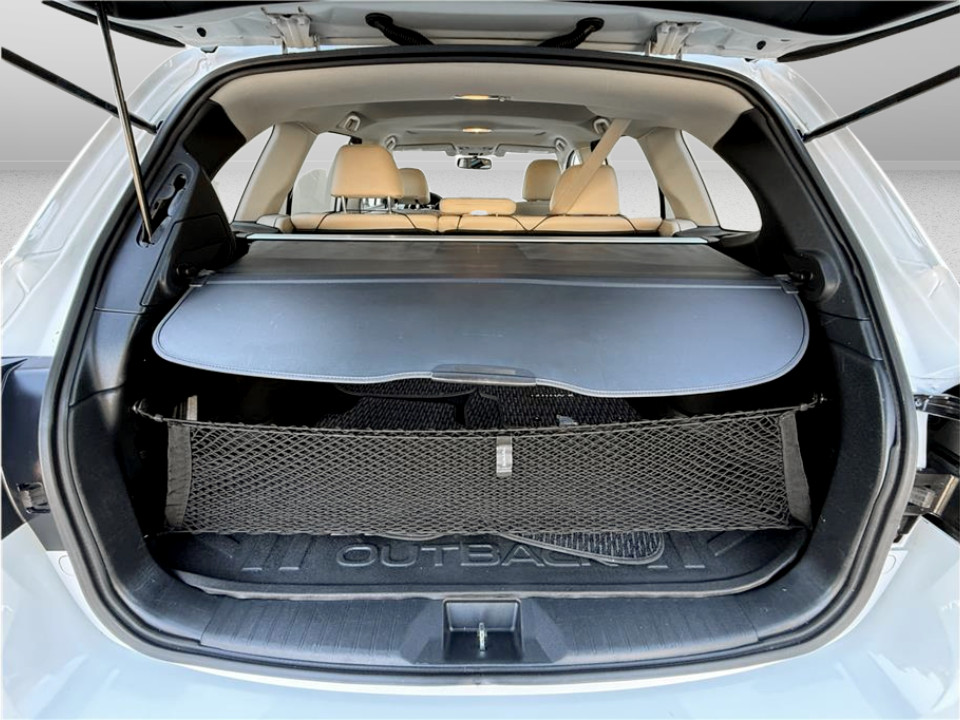 2015 Subaru Outback 3.6R Limited photo 19