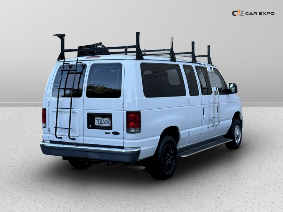 2014 Ford E-Series Econoline Wagon XLT - Photo 5