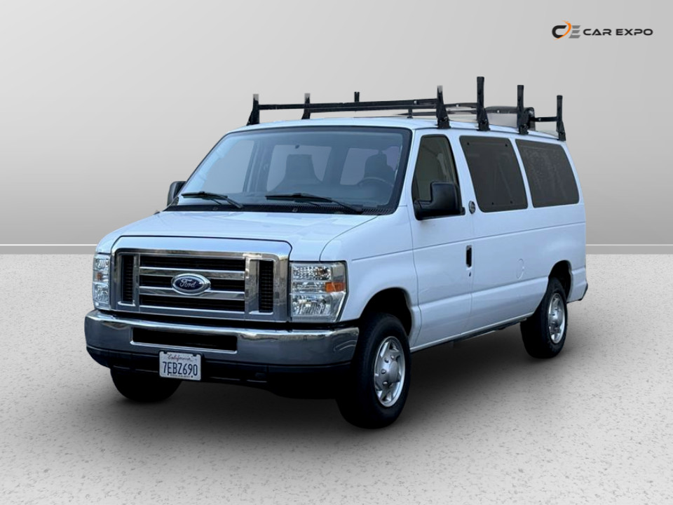 2014 Ford E-Series Econoline Wagon XLT - Photo 4