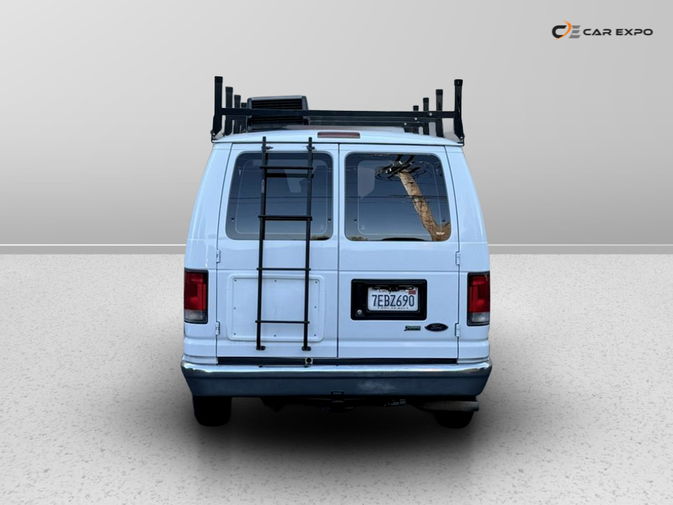 2014 Ford E-Series Econoline Wagon XLT - Photo 6