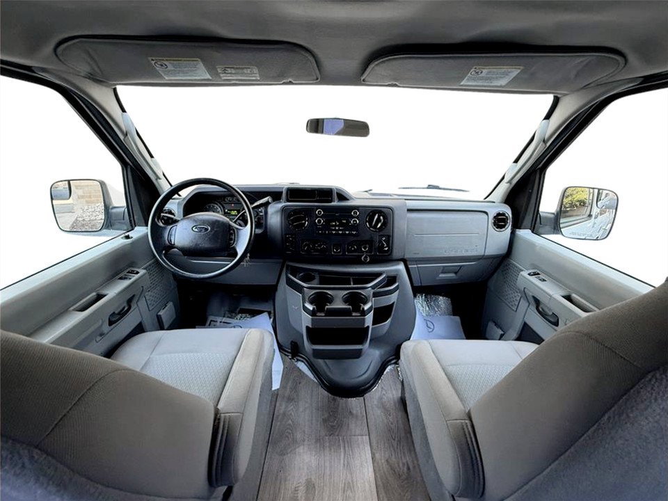 2014 Ford E-Series Econoline Wagon XLT - Photo 8