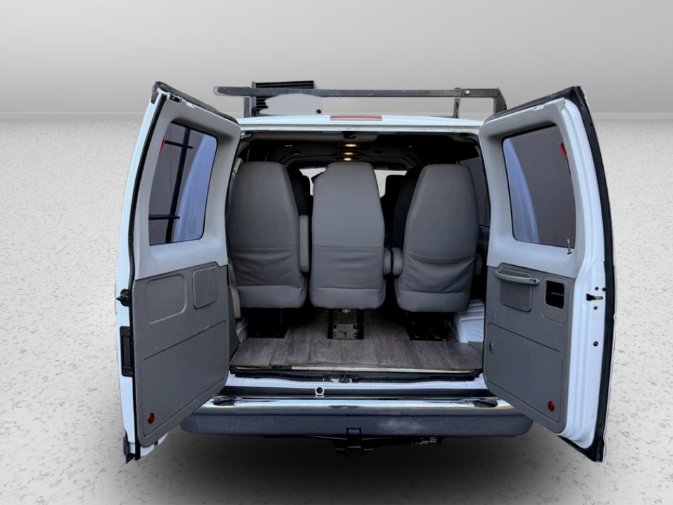 2014 Ford E-Series Econoline Wagon XLT - Photo 15