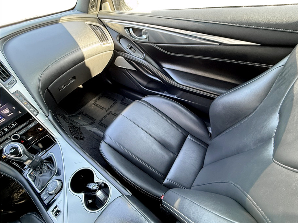 2018 Infiniti Q60 3.0t Luxe Coupe photo 12