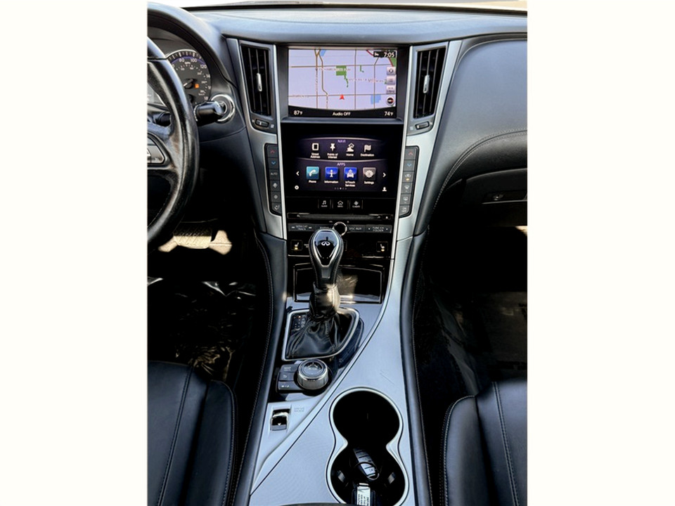 2018 Infiniti Q60 3.0t Luxe Coupe photo 13