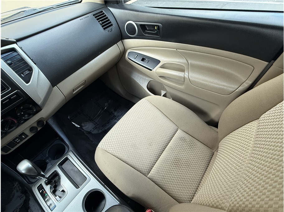 2012 Toyota Tacoma Double Cab SR5 photo 11
