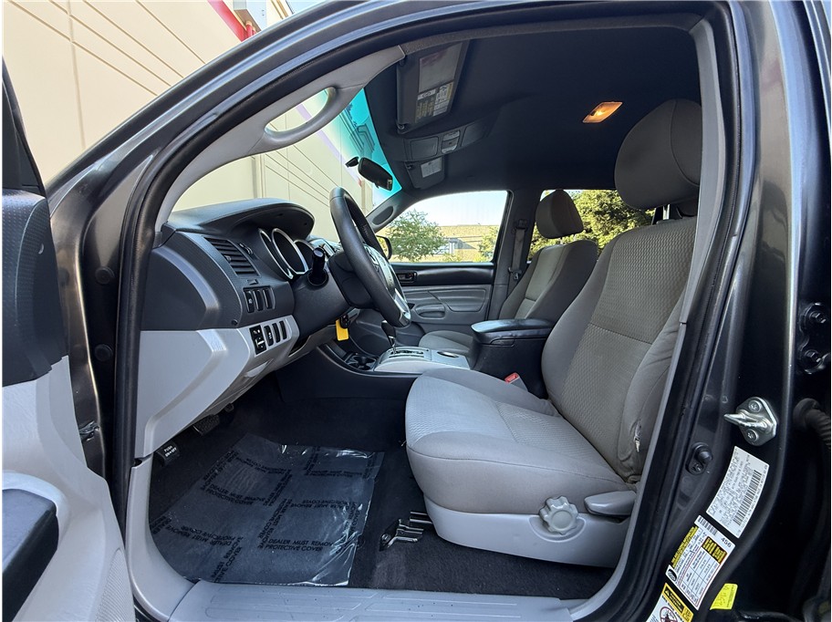 2014 Toyota Tacoma Double Cab PreRunner photo 12