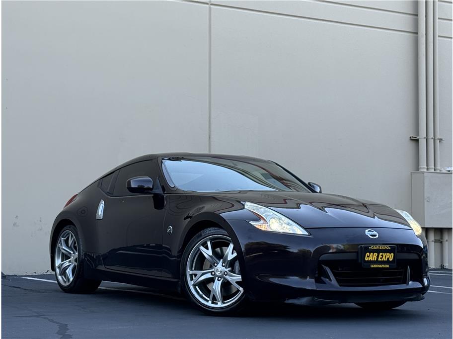 2011 Nissan 370Z Sport photo 2