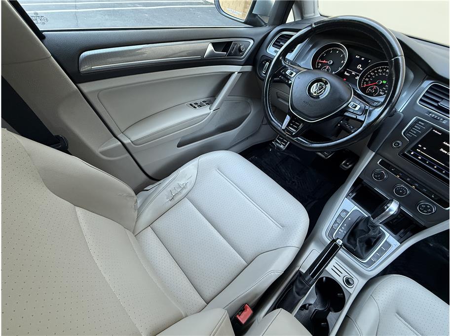 2017 Volkswagen Golf Alltrack TSI SE photo 8