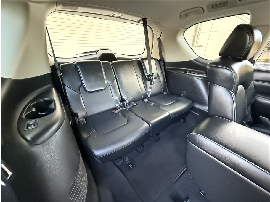 2019 Infiniti QX80 Luxe photo 19