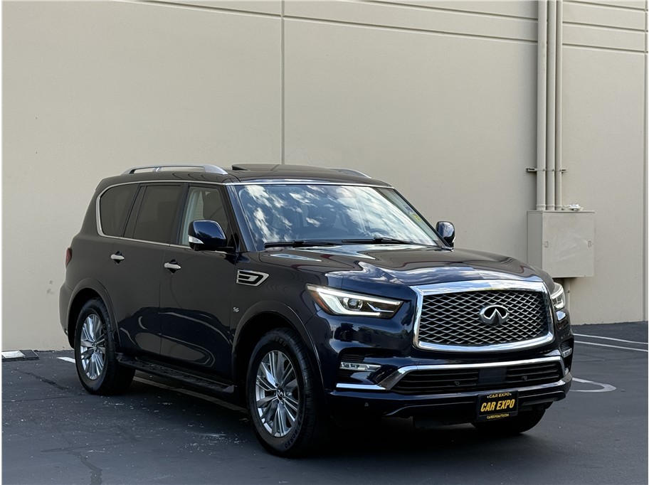 2019 Infiniti QX80 Luxe photo 3