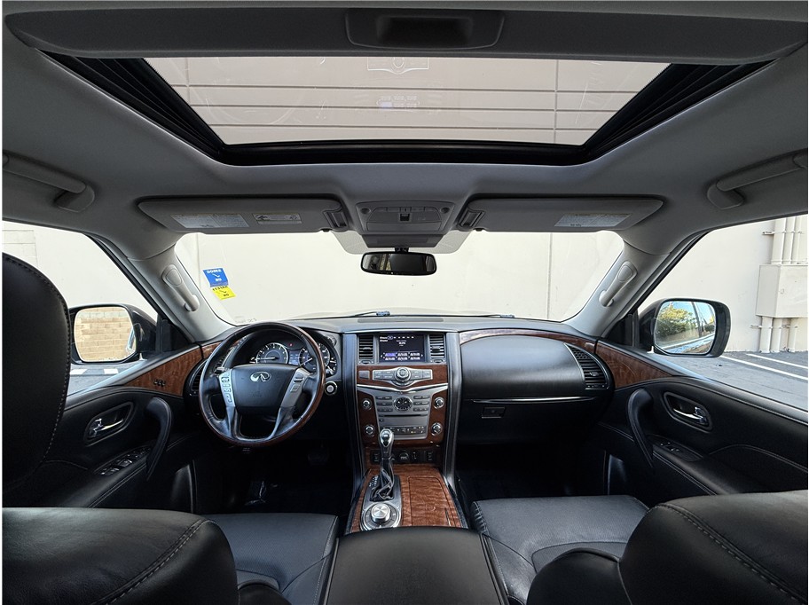 2019 Infiniti QX80 Luxe photo 7