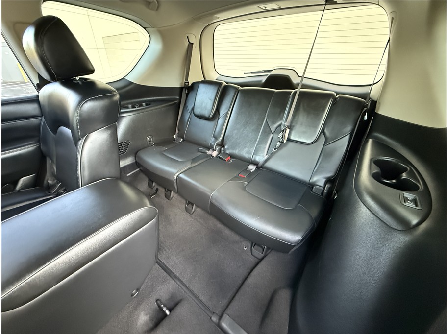 2019 Infiniti QX80 Luxe photo 17