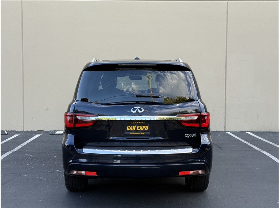 2019 Infiniti QX80 Luxe photo 5