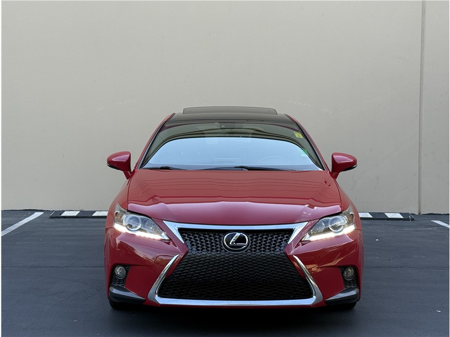 2016 Lexus CT 200h photo 3