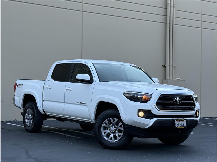 2016 Toyota Tacoma Double Cab SR5 photo 18