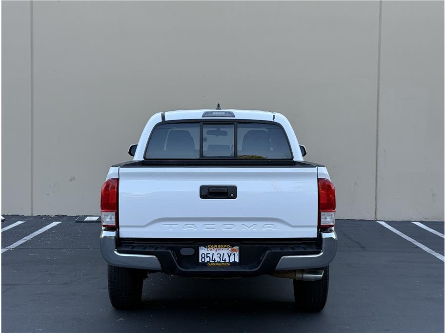 2016 Toyota Tacoma Double Cab SR5 photo 5