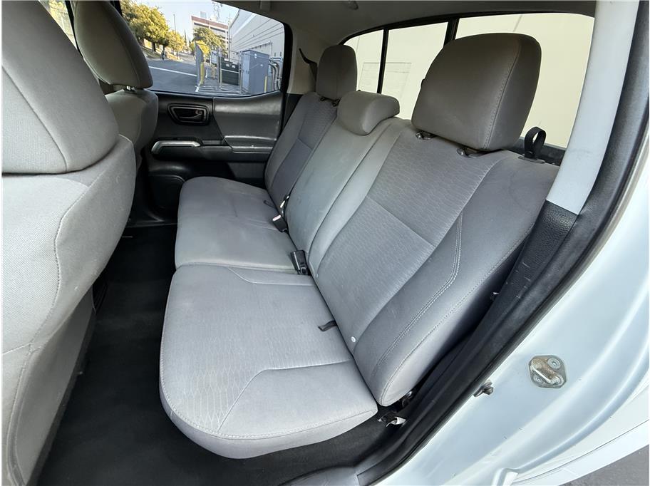 2016 Toyota Tacoma Double Cab SR5 photo 14