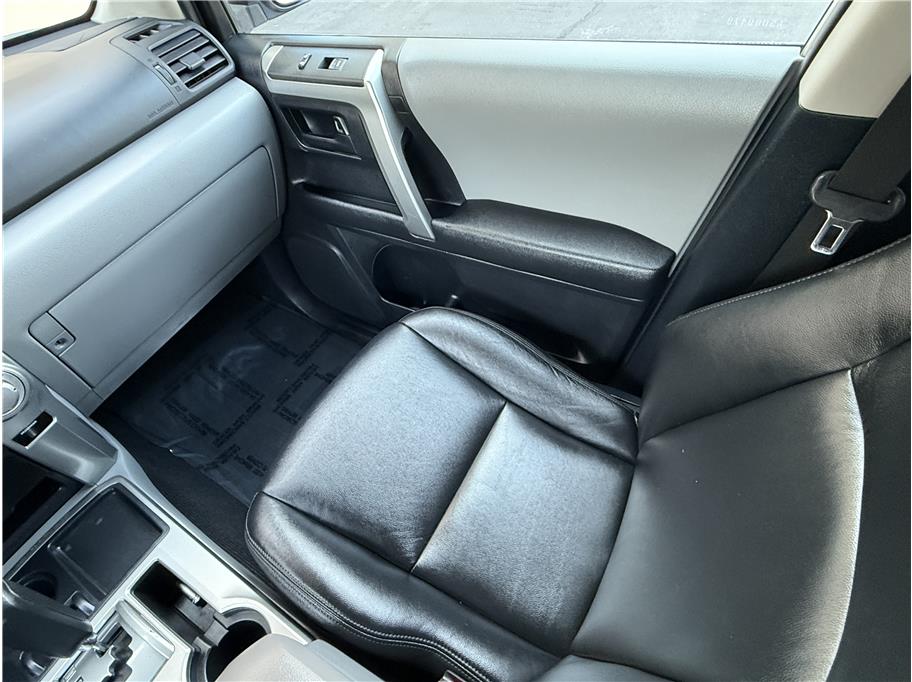 2010 Toyota 4Runner SR5 Sport photo 19
