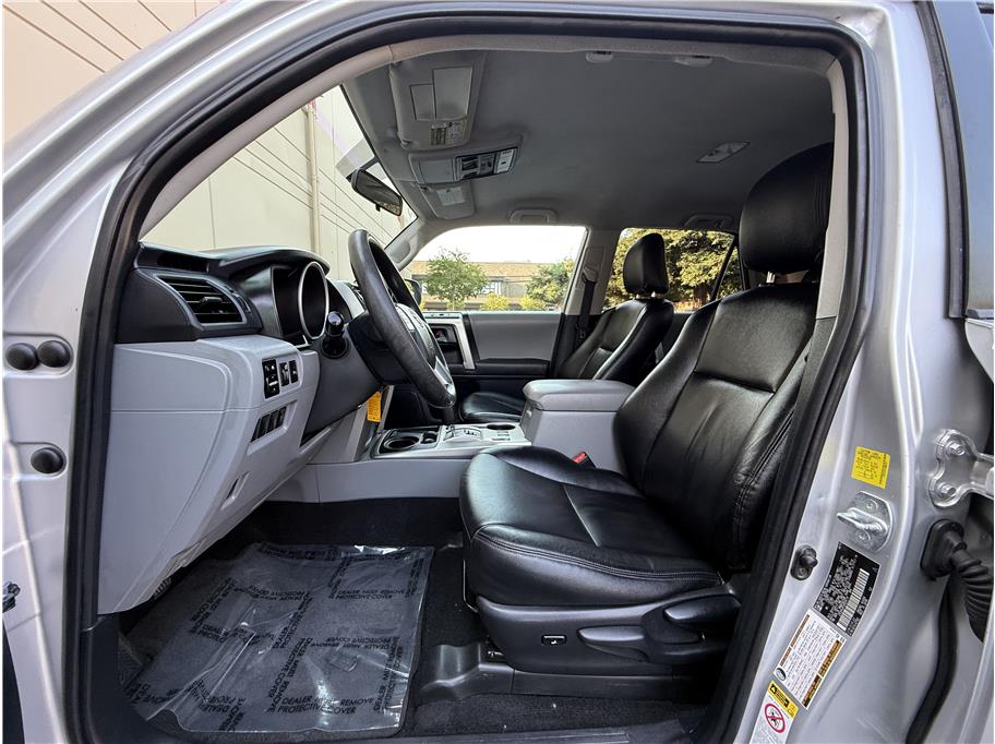 2010 Toyota 4Runner SR5 Sport photo 9