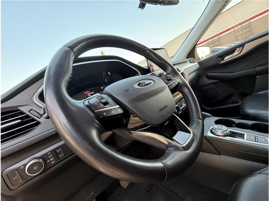 2022 Ford Escape SEL - Photo 10
