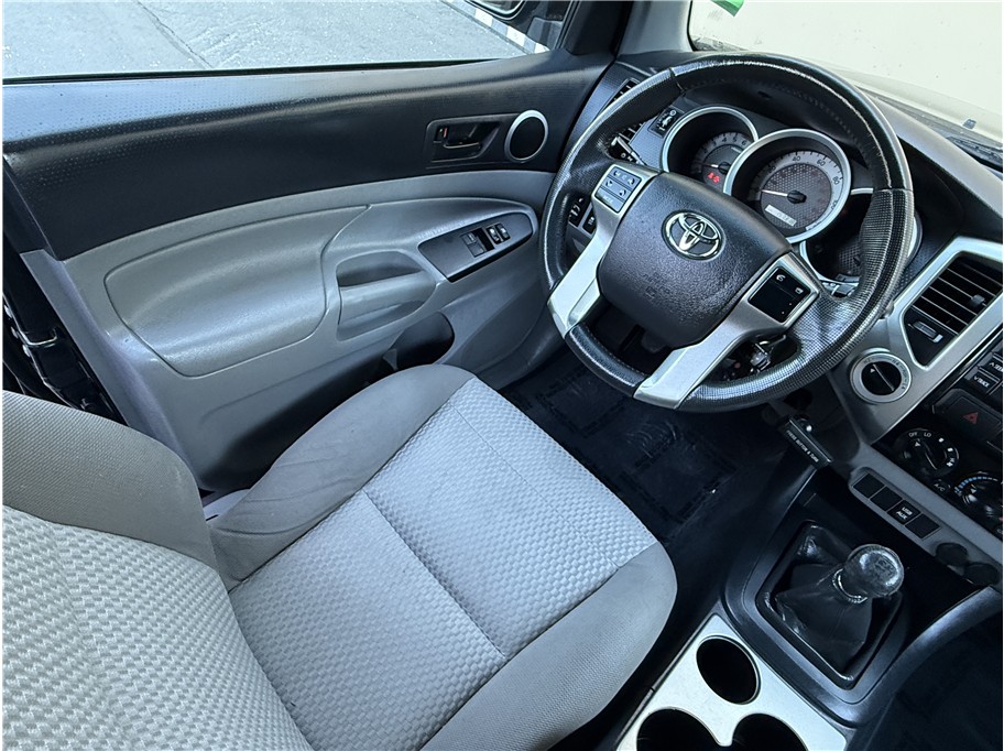 2013 Toyota Tacoma Access Cab SR5 photo 8