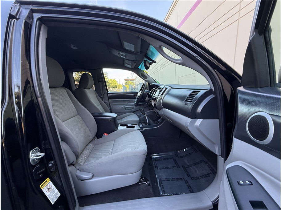 2013 Toyota Tacoma Access Cab SR5 photo 12
