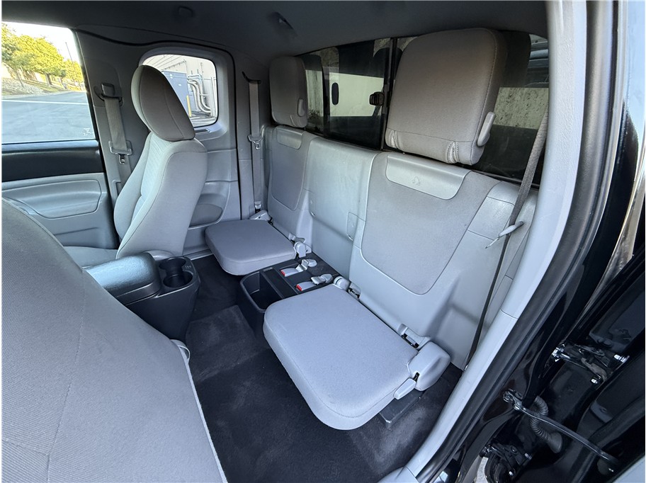 2013 Toyota Tacoma Access Cab SR5 photo 13