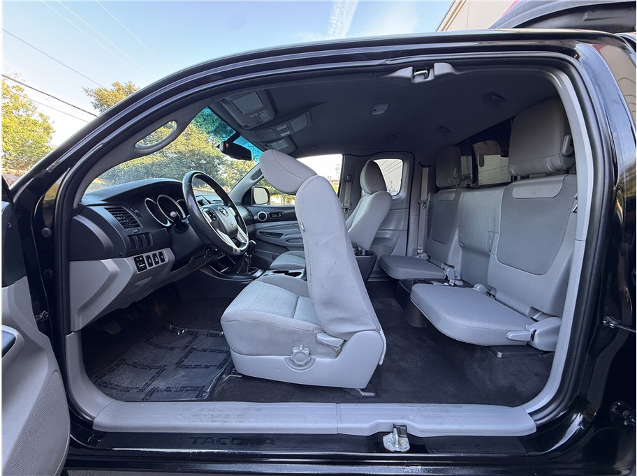 2013 Toyota Tacoma Access Cab SR5 photo 15