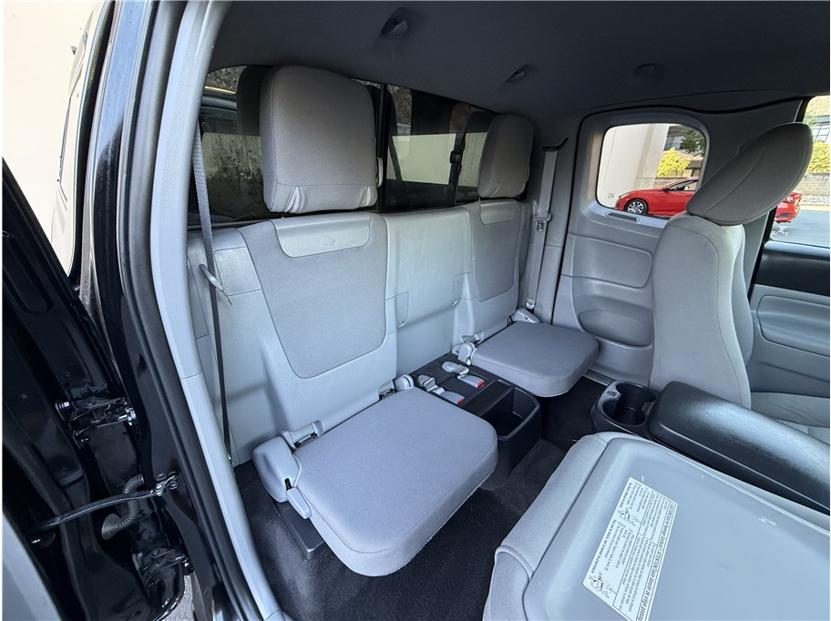 2013 Toyota Tacoma Access Cab SR5 photo 17