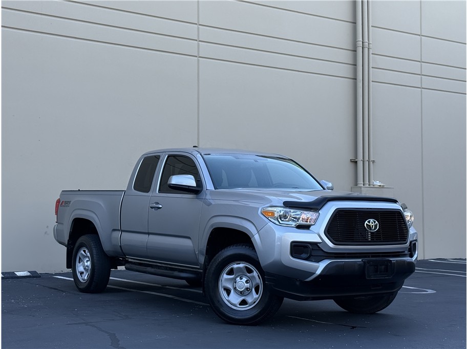 2016 Toyota Tacoma Access Cab SR photo 2