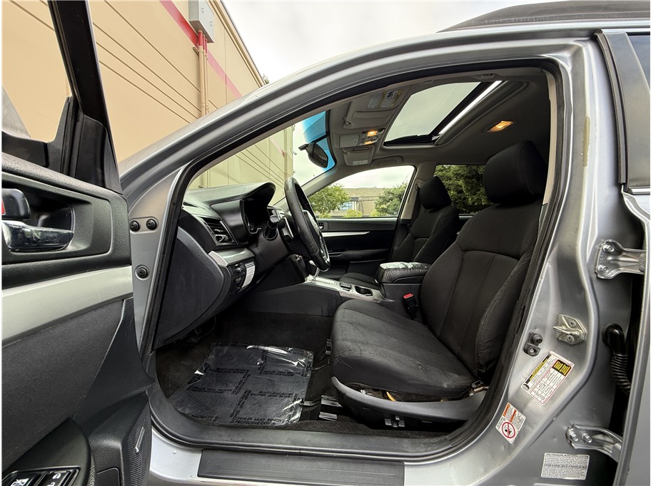 2012 Subaru Outback 2.5i Premium photo 10