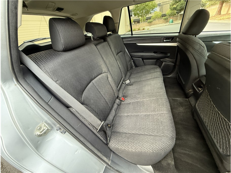 2012 Subaru Outback 2.5i Premium photo 13