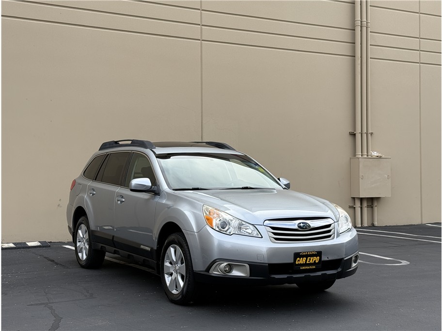 2012 Subaru Outback 2.5i Premium photo 2
